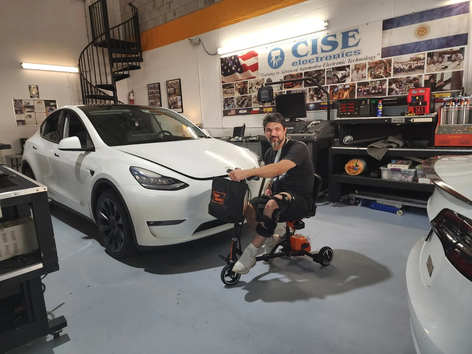 Wolf en sede Tesla (segunda toma)